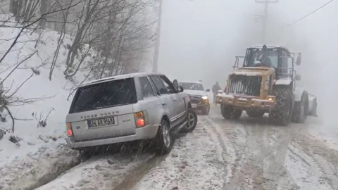 Kocaeli’de kentin yüksek kesimlerinde kar yağışı etkili oldu
