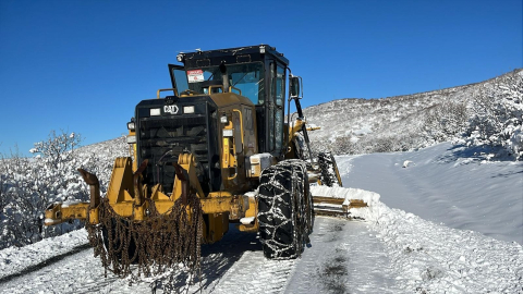 Elazığ’da kar nedeniyle 108 köy yolu ulaşıma kapandı (2)