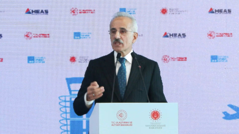 İstanbul - Bakan Uraloğlu: Terminal 1 havalimanımıza yıllık ilave 5,5 milyon yolcu kapasitesi daha kazandırmış olacak