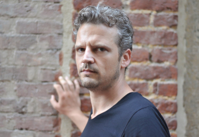 İstanbul- Şişli'de kasklı saldırgan, yönetmen Seren Yüce'yi silahla yaraladı