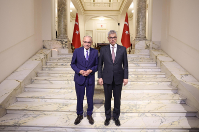 Bakan Memişoğlu, Türkiye'nin Kahire Büyükelçiliği’ni ziyaret etti