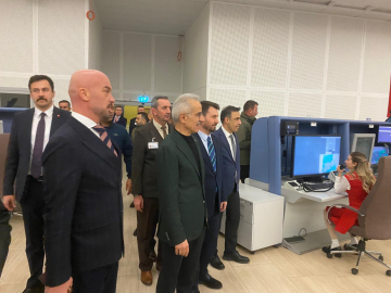 Bakan Uraloğlu: 2025 yılında üst üste 6 kez toplam trafik, 8 kez transit uçuş rekoru kırdık