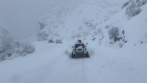 Beytüşşebap'ta kar kalınlığı 2 metreyi buldu
