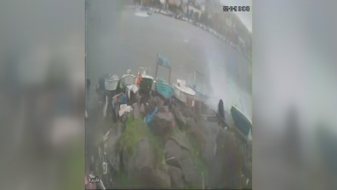 Limandaki tekneleri deviren hortum kamerada