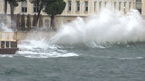 İstanbul- İstanbul'da lodos etkili oluyor