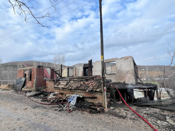 Evde çıkan yangında kayınvalide ile gelini öldü