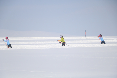 Yüksekovalı kayakçılar, eksi 21 derecede Türkiye elemelerine hazırlanıyor