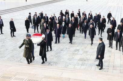 Malezya Başbakanı İbrahim, Anıtkabir'i ziyaret etti