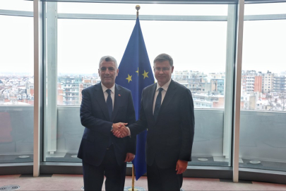 Bakan Bolat, AB Ekonomi ve Verimlilikten Sorumlu Komiser Dombrovskis ile görüştü