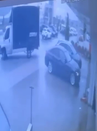 Bursa’da kuvvetli fırtına ve yağış; çatılar uçtu, deniz taştı (5)