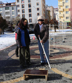 Oltu'da beyaz bastonla farkındalık
