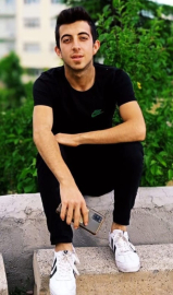 İki otomobil kavşakta çarpıştı: 1 ölü, 1 yaralı