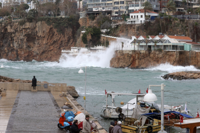 Antalya’da sis ve kuvvetli rüzgar (2)