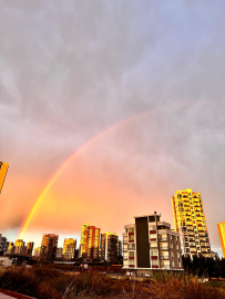 Mersin'de yağmur sonrası gökkuşağı renkli görüntülere sahne oldu