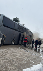 Park halindeki yolcu otobüsü yandı