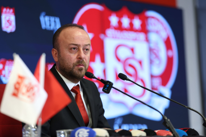 Sivasspor Başkanı Özçoban: Transfer tahtasını açıp, Sivasspor'u hak ettiği yere getireceğiz