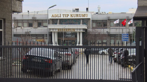 İstanbul- Rus yüzücünün ailesi cenazeyi almak için Adli Tıp Kurumu'nda