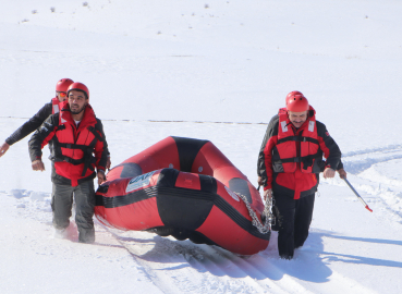 Doğaya yem bırakıp karda rafting yaptılar / Ek fotoğraflar