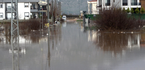 Antalya'da peş peşe hortumlar; seralar yıkıldı, çatılar uçtu / Ek fotoğraflar