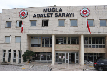 Kendisini polis olarak tanıttığı kadını, 2 milyon lira dolandıran şüpheli tutuklandı