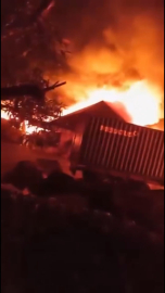 Endonezya'da fabrika yangını