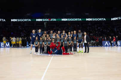 Bahçeşehir Koleji - Aris: 81-79