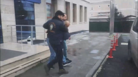 İstanbul - Zeytinburnu'nda polisin 'dur' ihtarına uymayan şüpheli yakalandı
