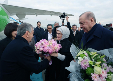 Cumhurbaşkanı Erdoğan, Özbekistan Cumhurbaşkanı Mirziyoyev'i resmi törenle karşıladı