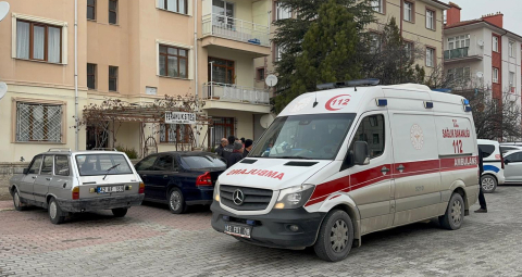 Tüfeğini temizlerken kendini yaraladı