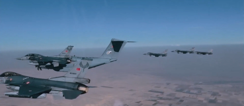 MSB'den 9 bin feetten paraşüt atlayışı paylaşımı