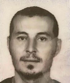 3 çocuk annesi, sokak ortasında bıçaklanarak öldürüldü (2)