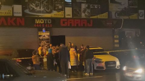 İstanbul - Esenler'de iş yerinde çıkan yangında 2 kişinin cesedi bulundu -1