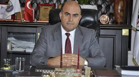 Eski belediye başkanı oğlu tarafından baltayla öldürüldü