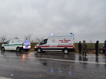 Mardin’de otomobil ile TIR çarpıştı: 2 ölü, 2'si ağır 3 yaralı (2)