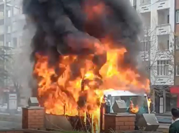 Seyir halindeki halk otobüsü alev alev yandı