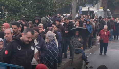 5’inci Geleneksel Bahçelievler Hamsi Festivali’nde 5 ton balık dağıtıldı