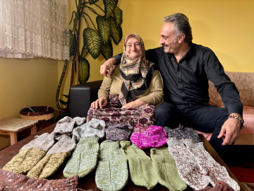 İlmek ilmek vatan sevgisi; TSK'dan 'Hamide anne'ye vefa plaketi / Ek fotoğraflar