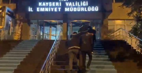 Kayseri'de 1,2 kilo uyuşturucu ile yakalanan 3 şüpheli tutuklandı
