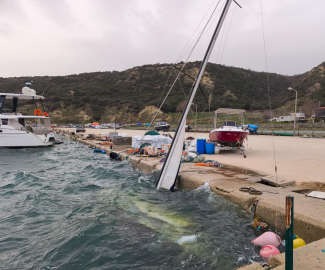 Saros'ta fırtınada dev dalgalar oluştu (2)