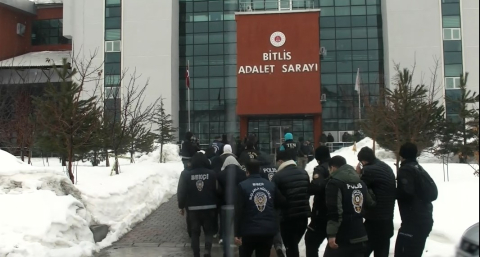 Bitlis merkezli 4 ilde yasa dışı bahis ve dolandırıcılık operasyonu; 24 tutuklama
