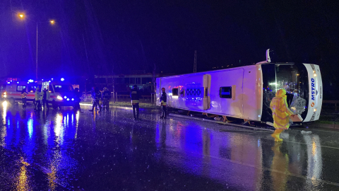 Samsun’da yolcu otobüsü devrildi: 6 yaralı