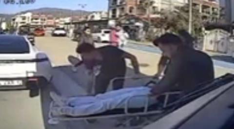 Otobüste fenalaşan yolcuyu, şoför hastaneye yetiştirdi