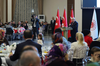 Bakan Güler, şehit aileleri ve gazilerle iftar yemeğinde bir araya geldi