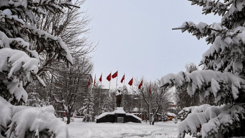 Ardahan'da 89 köy yolu kardan kapandı