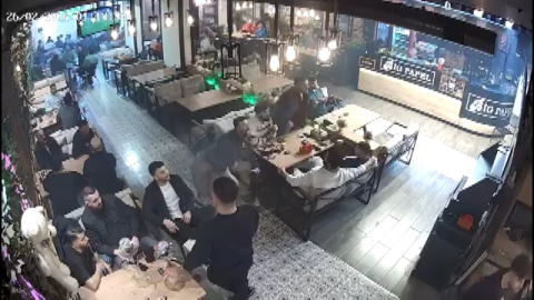 İstanbul - Zeytinburnu'nda maç izleyen taraftar gol sırasında bayıldı: Sevindik düştük bayıldık