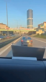 İstanbul - Şile Otoyolu’nda yol verme tartışması; şoföre küfür etti minibüse tekme attı