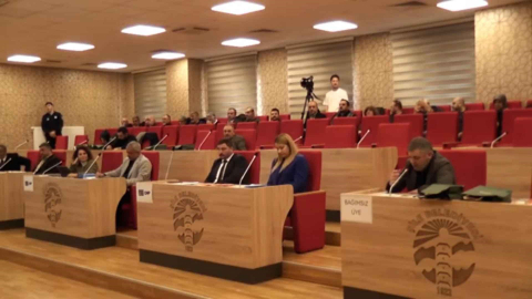 İstanbul - Şile Belediye Meclisi'nde 'barınak' tartışması: Sokakta hayvan kalmadı ki veterinerlik olarak hepsini öldürdük