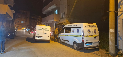 Çanakkale’de vatandaşları 300 milyon lira dolandırdığı ileri sürülen emlakçı, evinde ölü bulundu