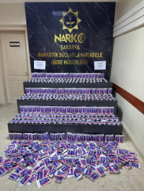 Sakarya’da dur ihtarına uymayan cipten 33 bin 400 sentetik ecza ele geçirildi