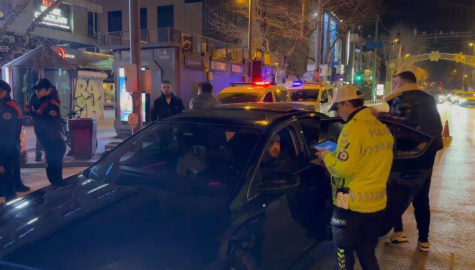 İstanbul - Kadıköy’de trafik ve asayiş uygulaması; makas atan sürücüye 90 bin lira ceza